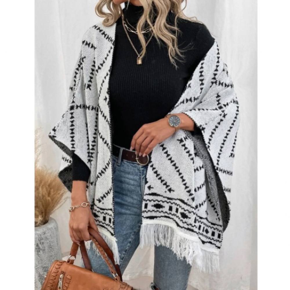 Boho graphic print fringe hem cape cardigan